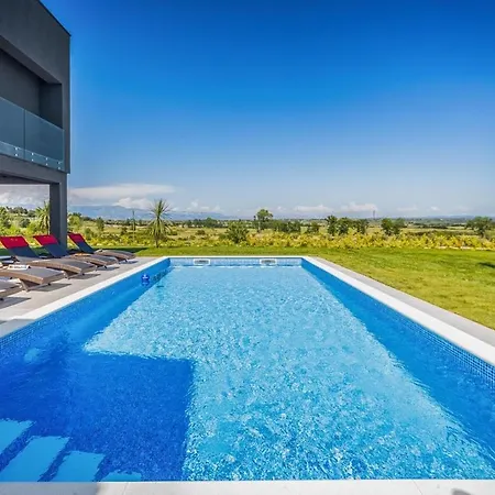 Villa Lux