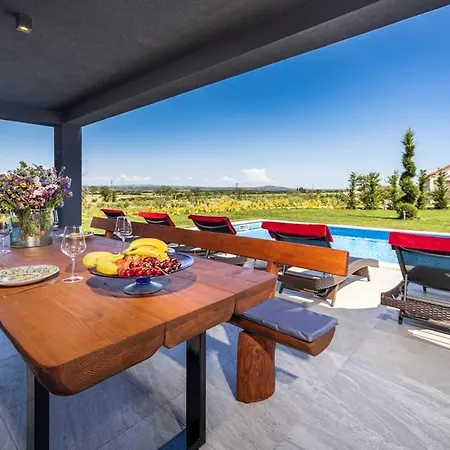 Villa Lux *