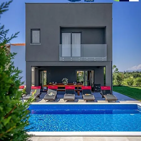 Lux Donji Zemunik